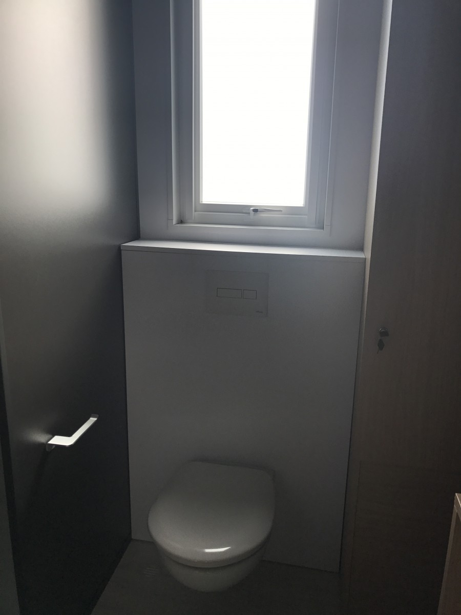 Les toilettes de la salle de bain du mobil-home Louisiane Taos F5 2017