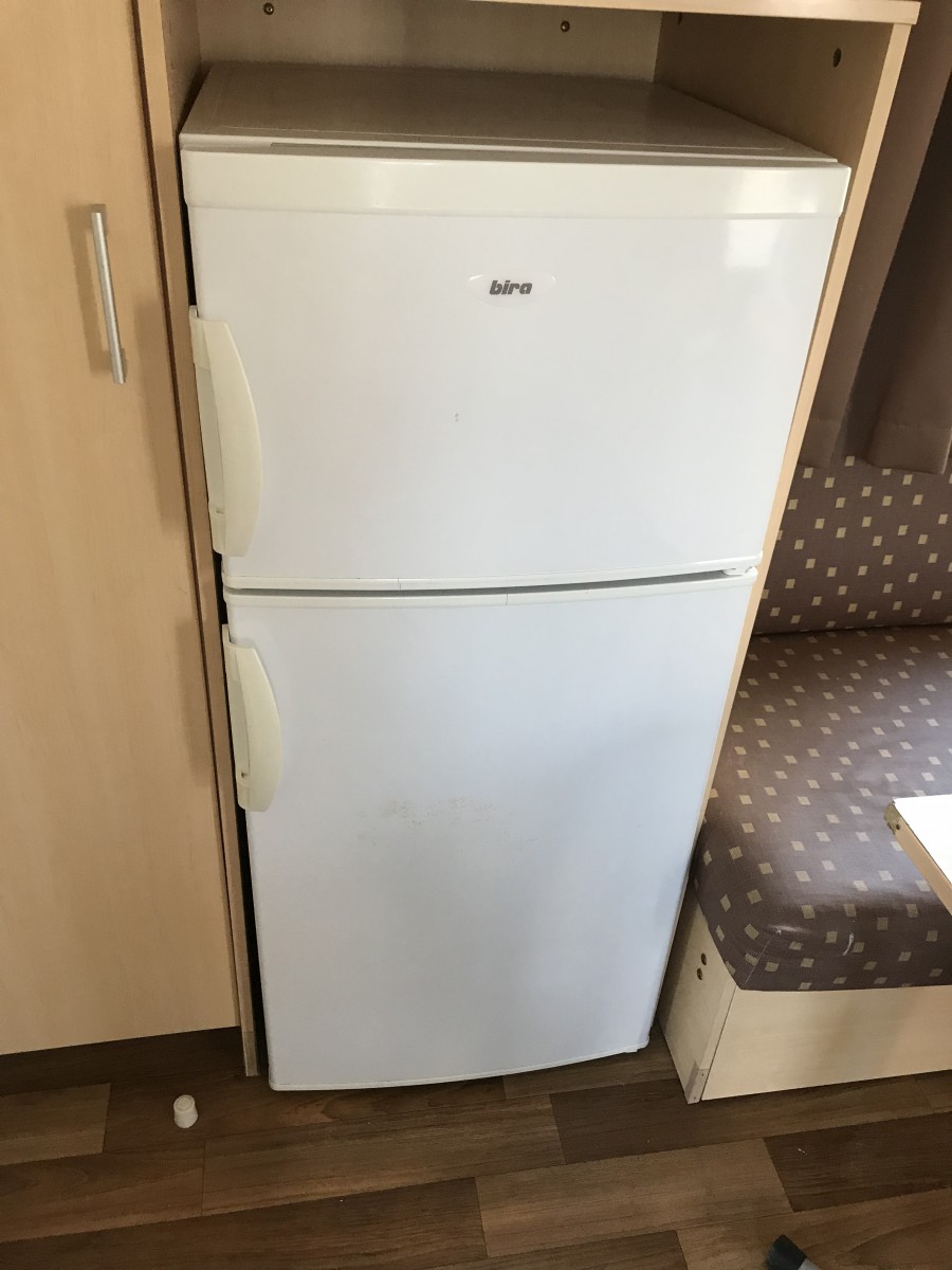 Le réfrigérateur et congélateur du mobil-home d'occassion IRM Super Mercure Fam