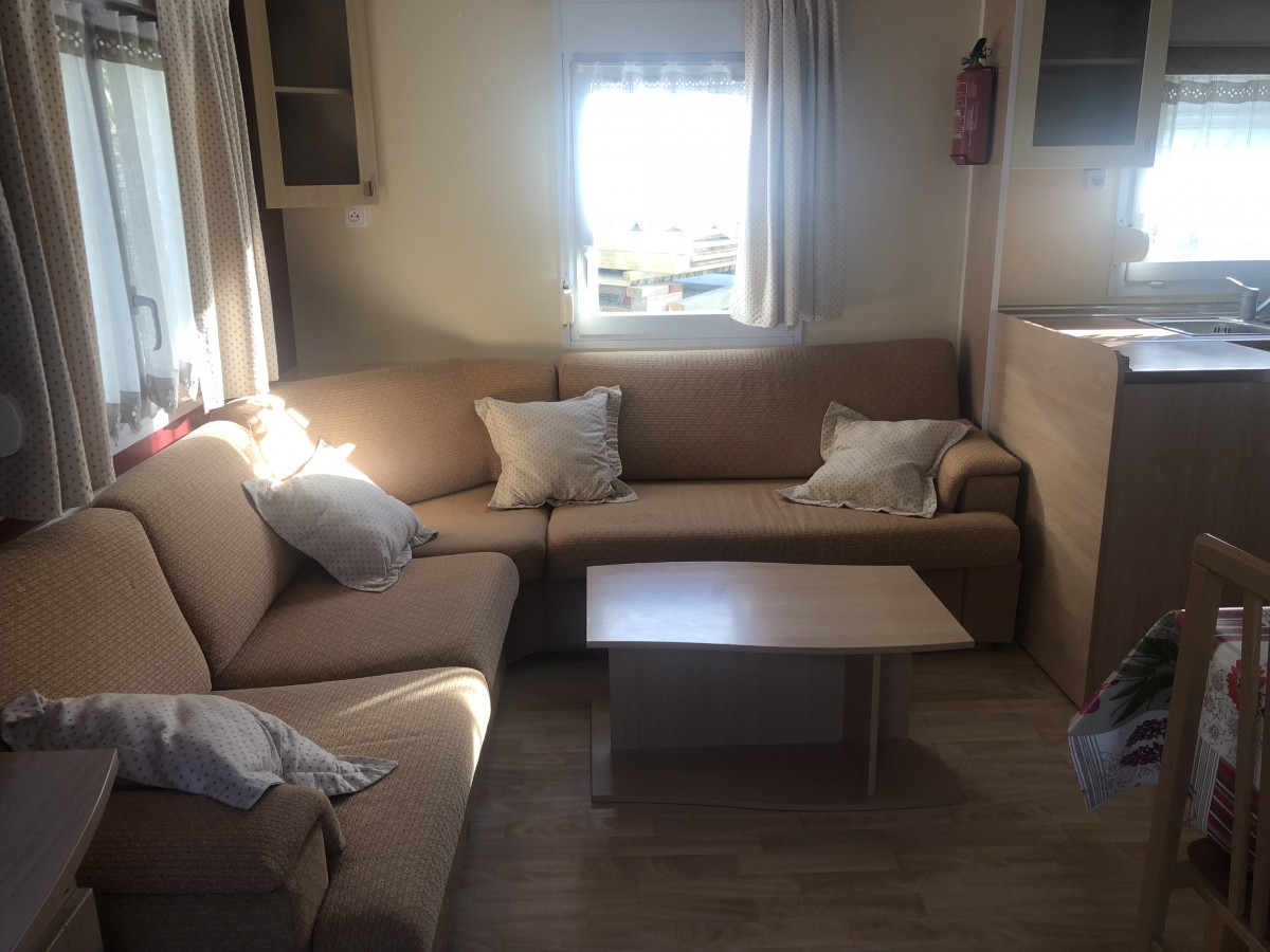 Salon panoramique du mobil home d'occasion Sun Living 845L4