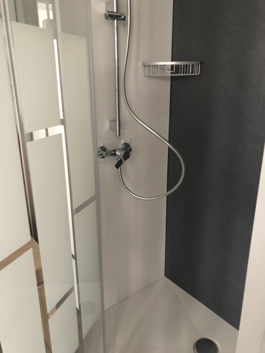 Cabine de douche chambre parentale du mobil home neuf Louisiane Taos F5