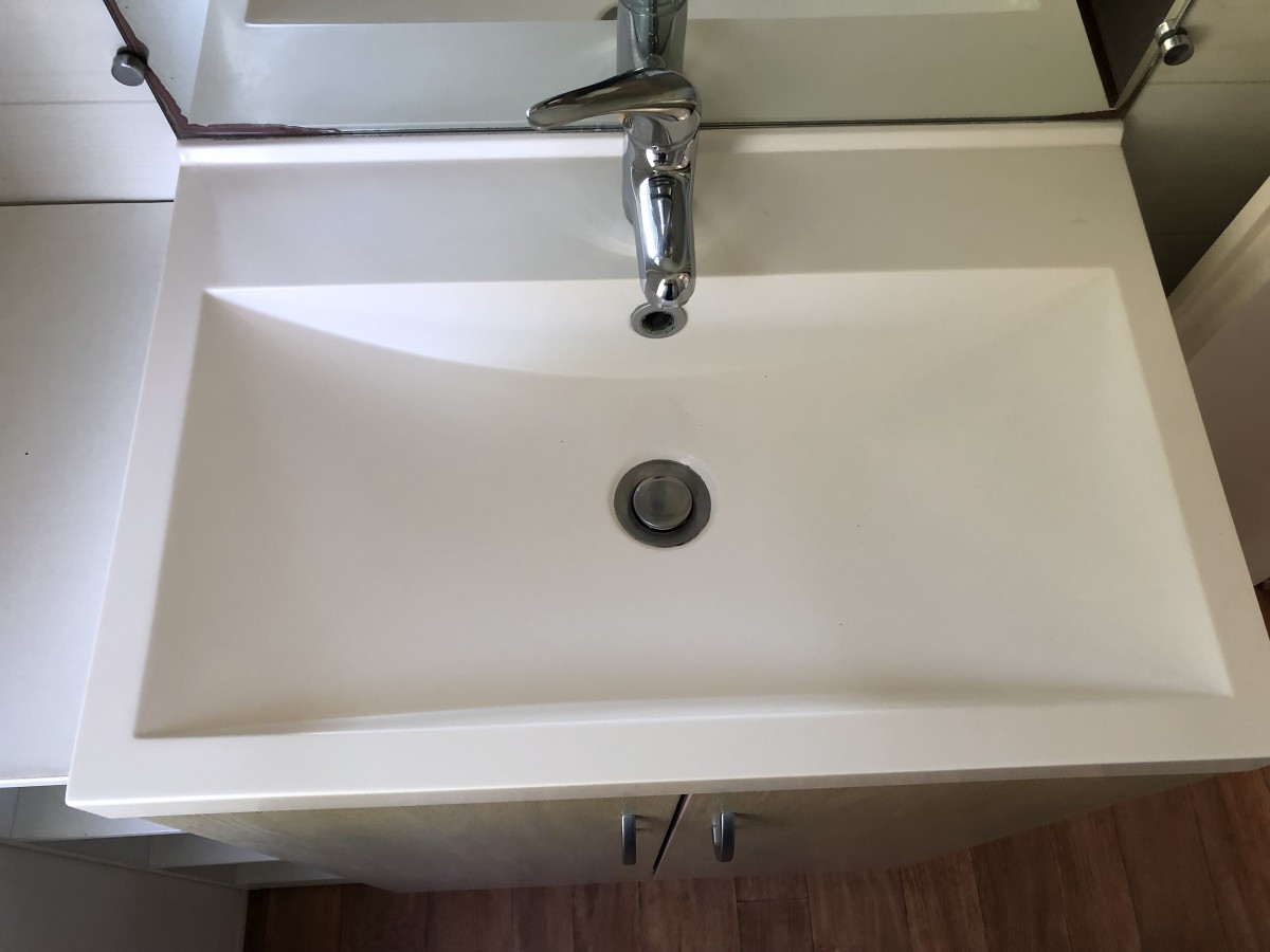 Meuble vasque salle de bain parentale du mobil home d'occasion O'Hara 934 3 chambres
