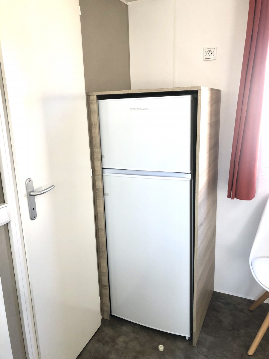 Réfrigérateur congélateur du mobil home neuf 2 chambres - IRM Azalée 202