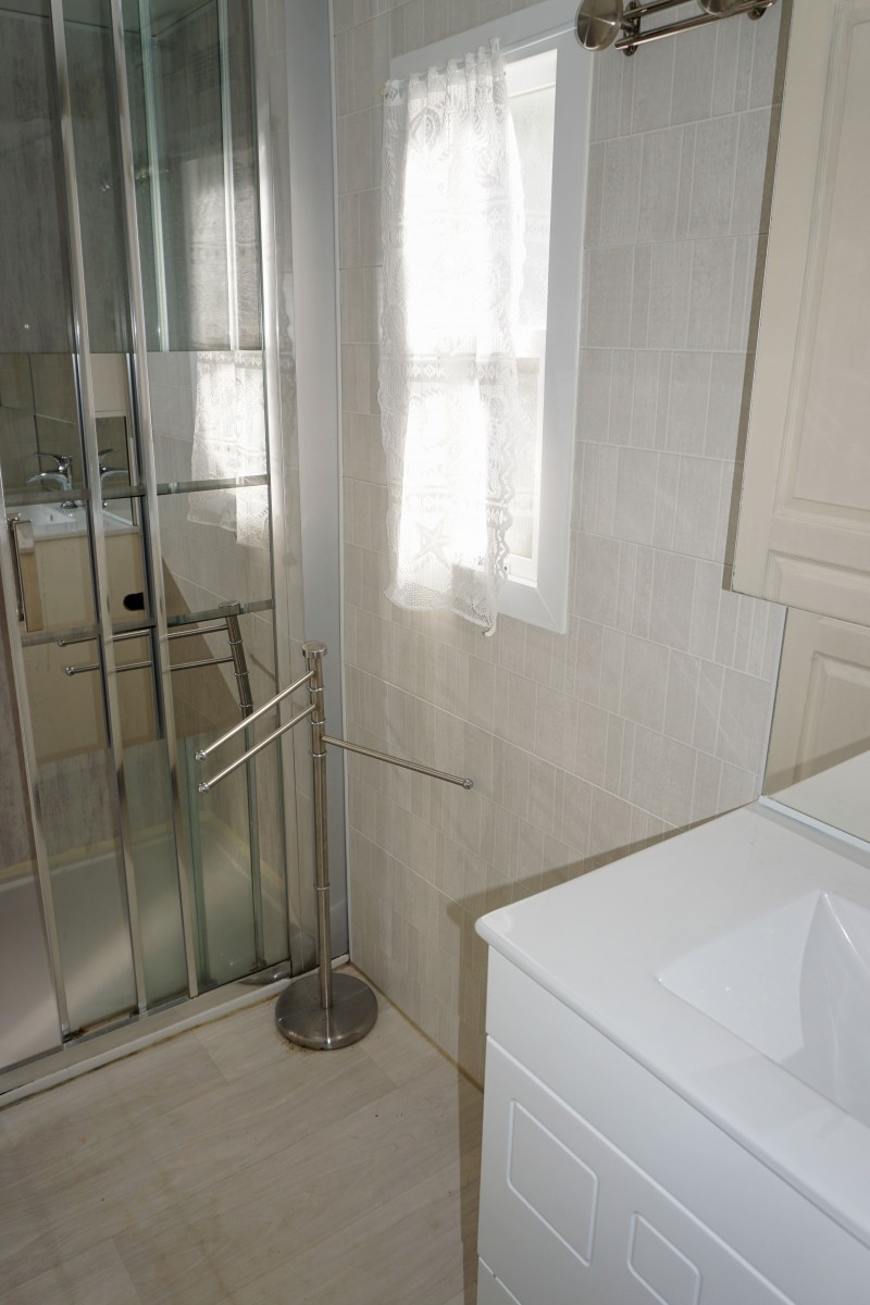 Salle de bain du mobil home occasion 3 chambres SUN ROLLER 2003