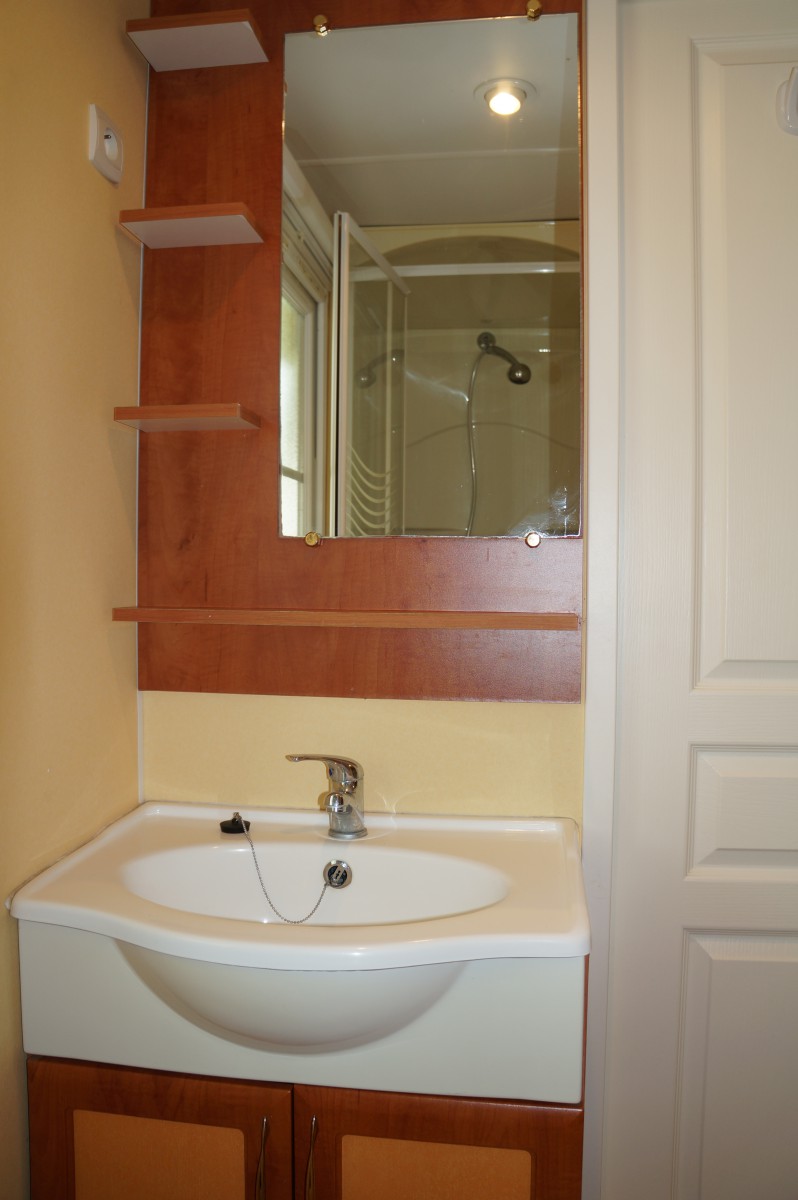 Cabinet de toilettes mobil home IRM Super Mercure Résidentiel 2003 Le Bosc d'en Roug