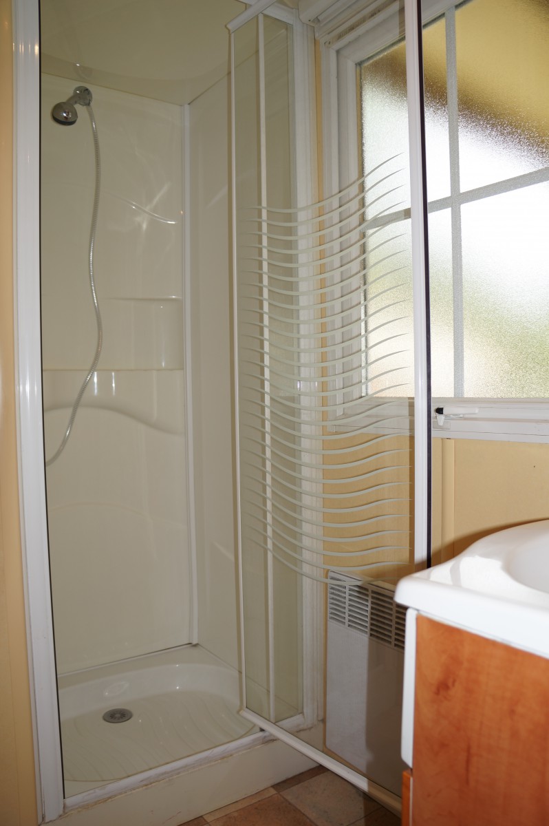 Salle de bains mobil home IRM Super Mercure Résidentiel 2003 Le Bosc d'en Roug