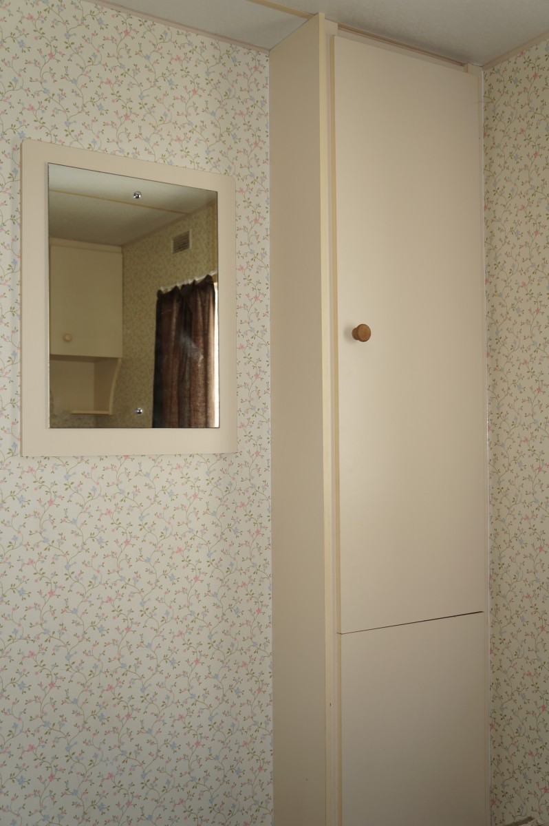 Armoire penderie dans la chambre 1 du mobil home ABI Phoenix 28 1992