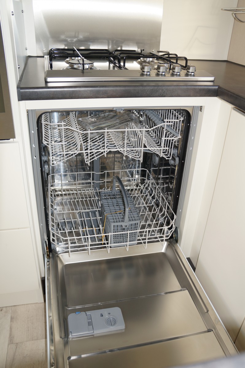 Lave vaisselle intégré dans la cuisine du mobil home Louisiane Blueberry XL 2012