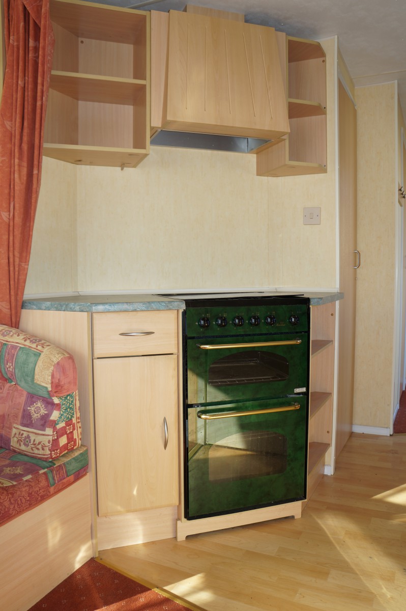 Pôle cuisson dans la cuisine du mobil home ABI Montana 28-2 chambres 1998