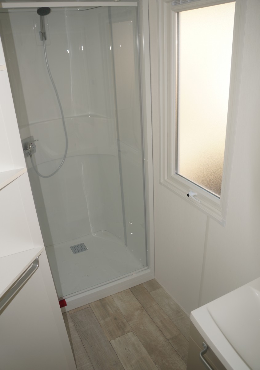 salle de bain du mobil home IRM super mercure régular 2015