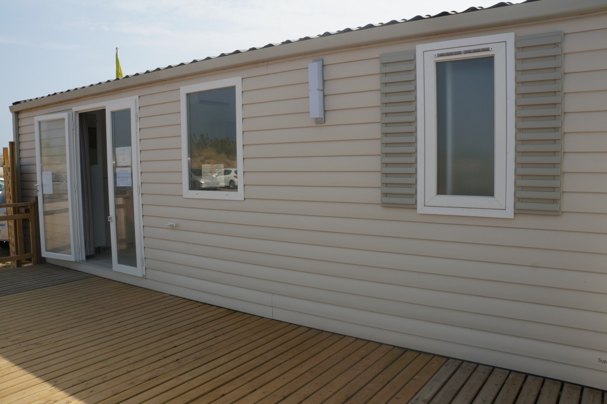 exterieur du mobil home irm super titania régular 2015