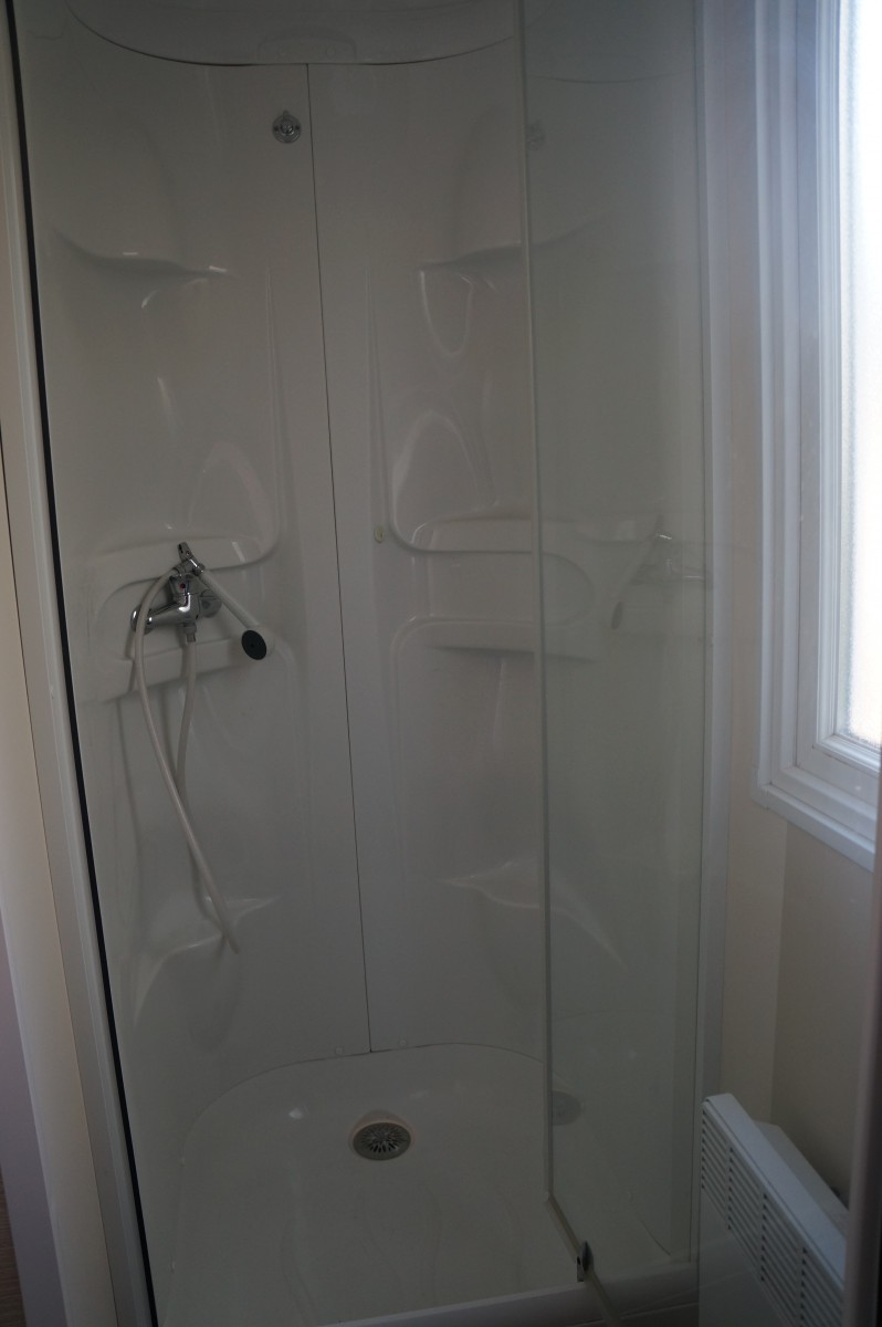 Douche du mobil home occasion IRM Apollon Confort 2010