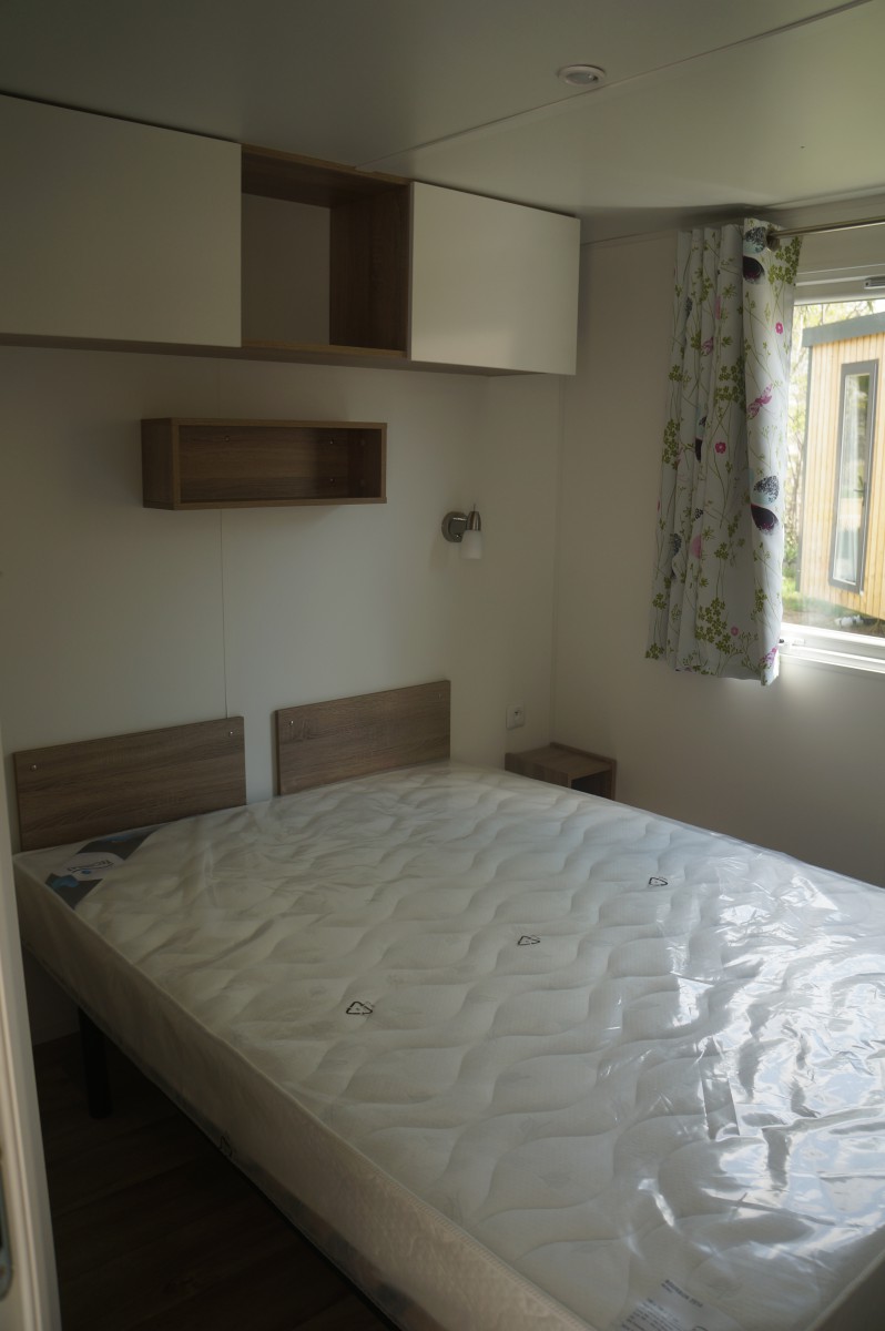 la chambre parentale du mobil home neuf Louisiane Savanah 2 chambres 2015