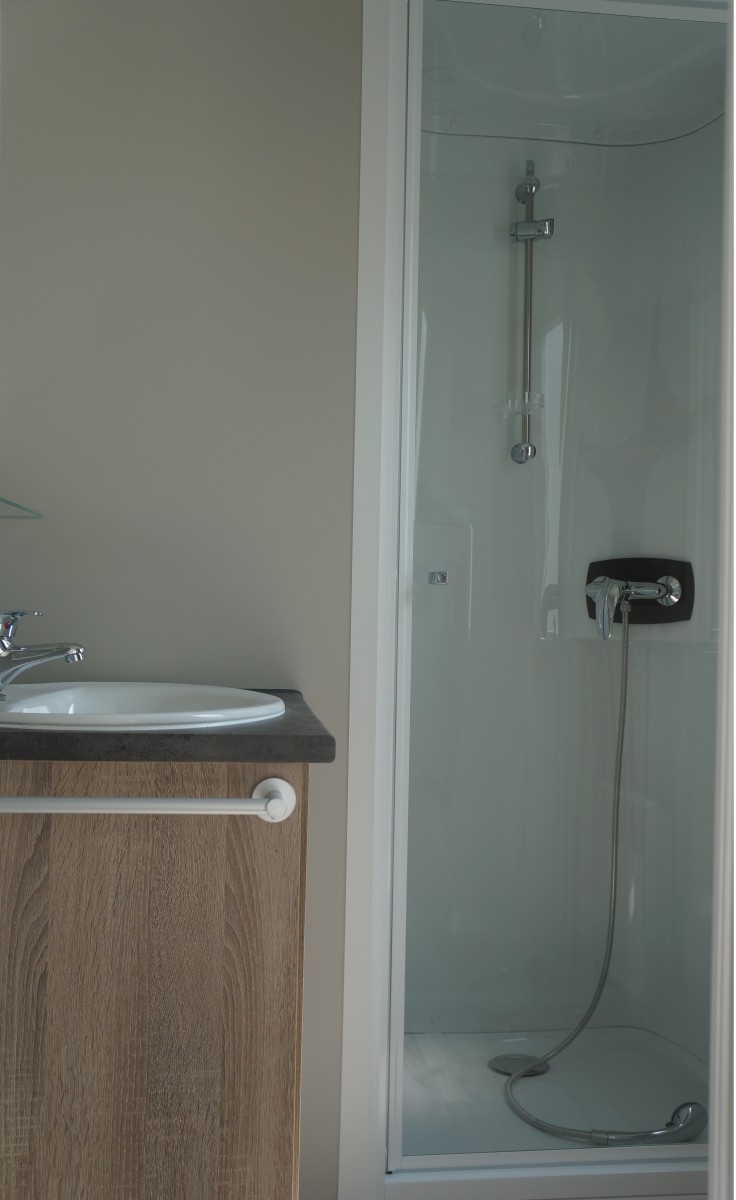 la salle de bain du mobil home neuf Louisiane Savanah 2 chambres 2015