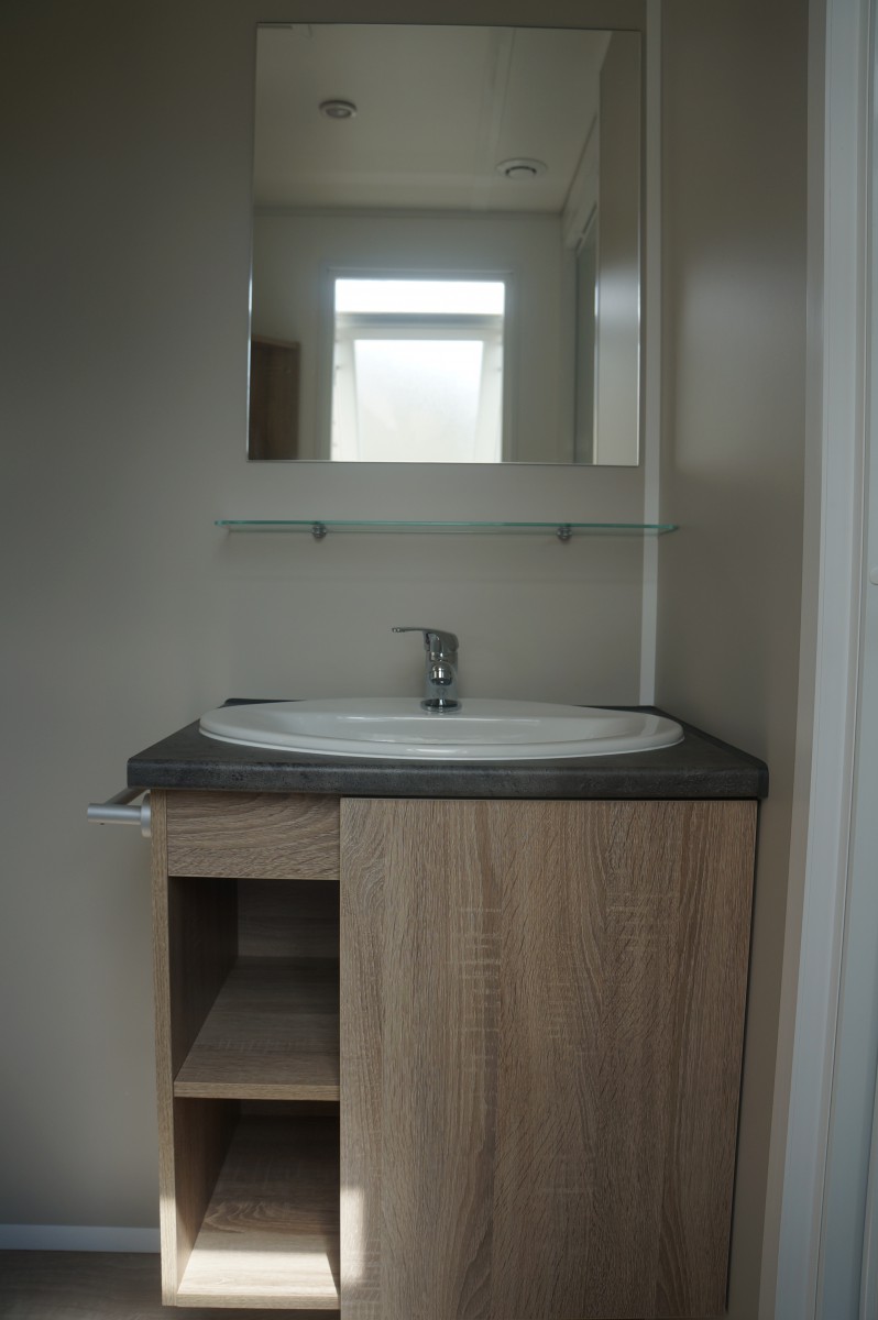le lavabo du mobil home neuf Louisiane Savanah 2 chambres 2015