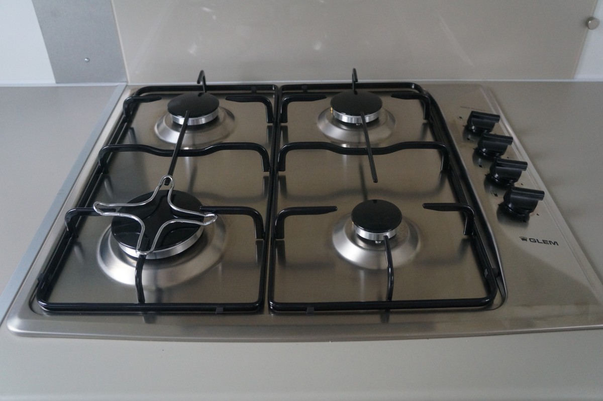 la plaque 4 feux gaz du mobil home neuf IRM Super Titania Regular 2 chambres 2016