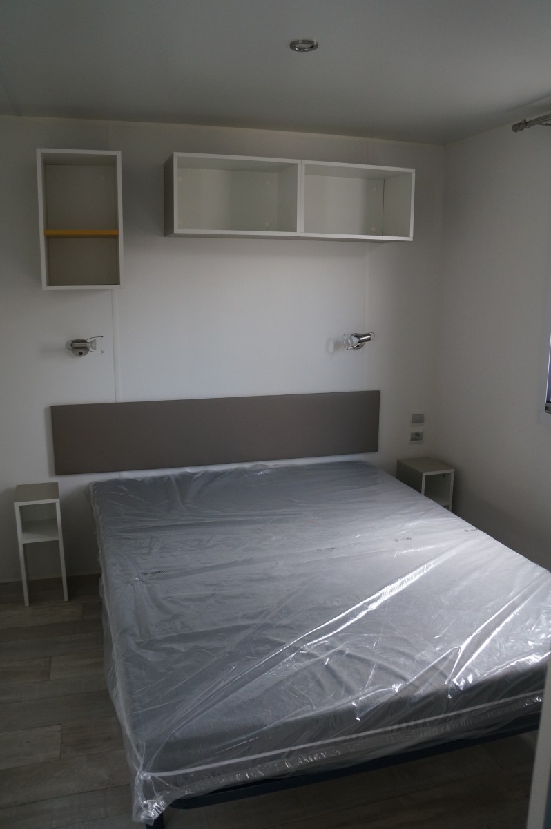 la chambre parentale du mobil home neuf IRM Super Titania Regular 2 chambres 2016