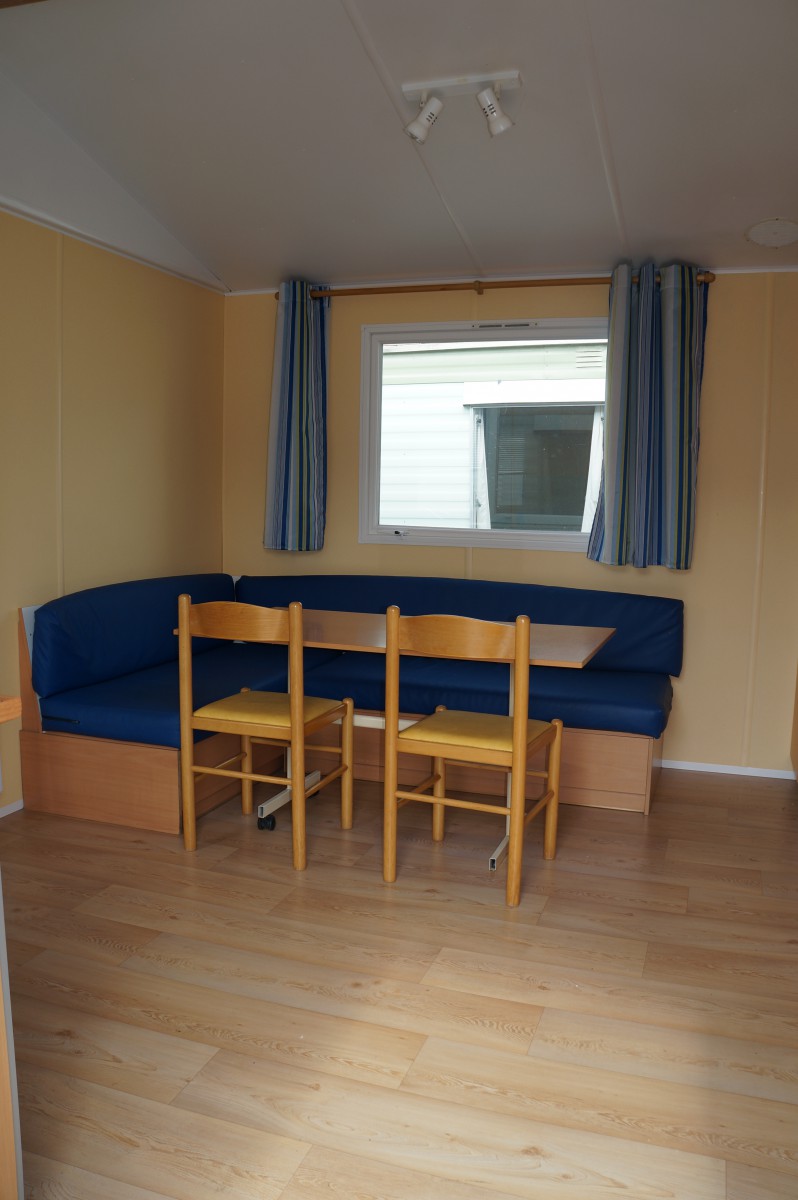 séjour du mobil home occasion IRM Super Mercure 2 chambres 2003