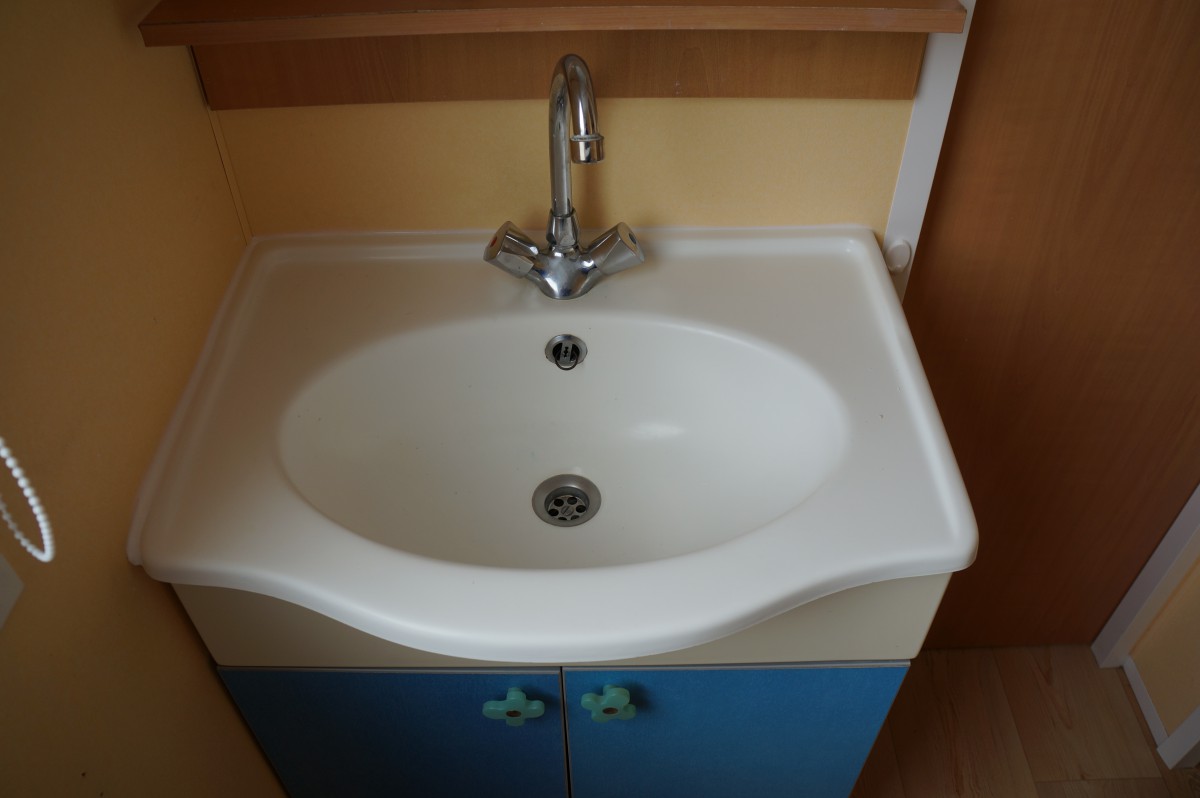 vasque salle de bains du mobil home occasion IRM Super Mercure 2 chambres 2003