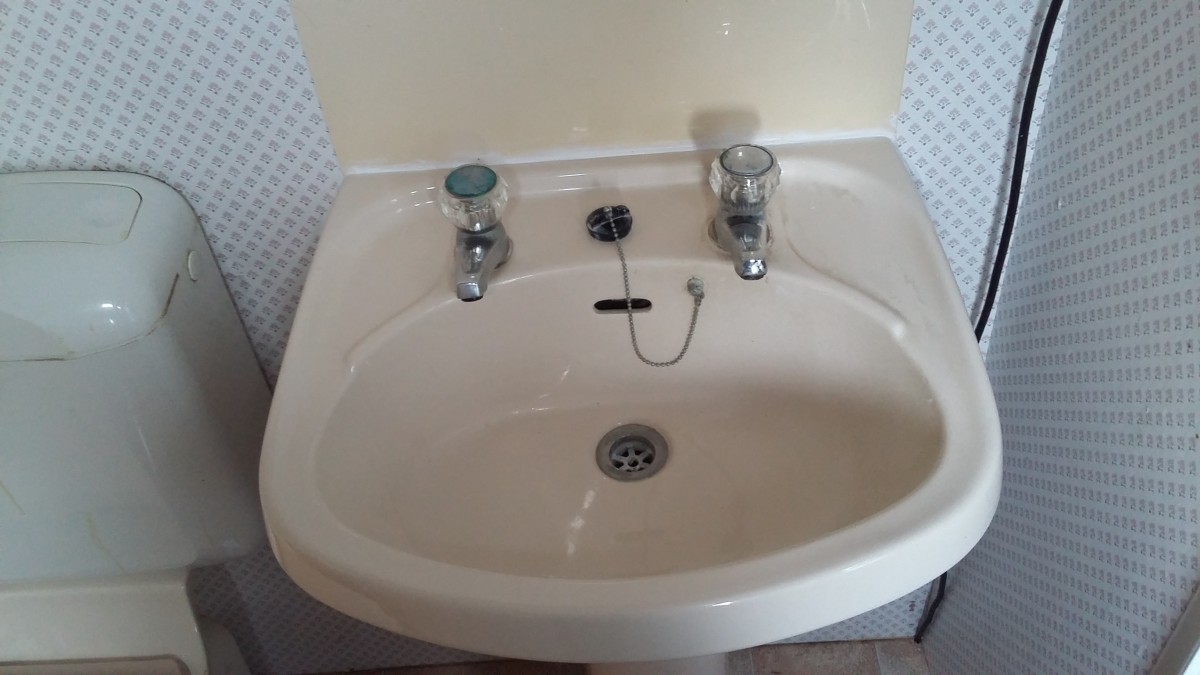 Lavabo beige rosé  mobil home occasion ABI Montrose 