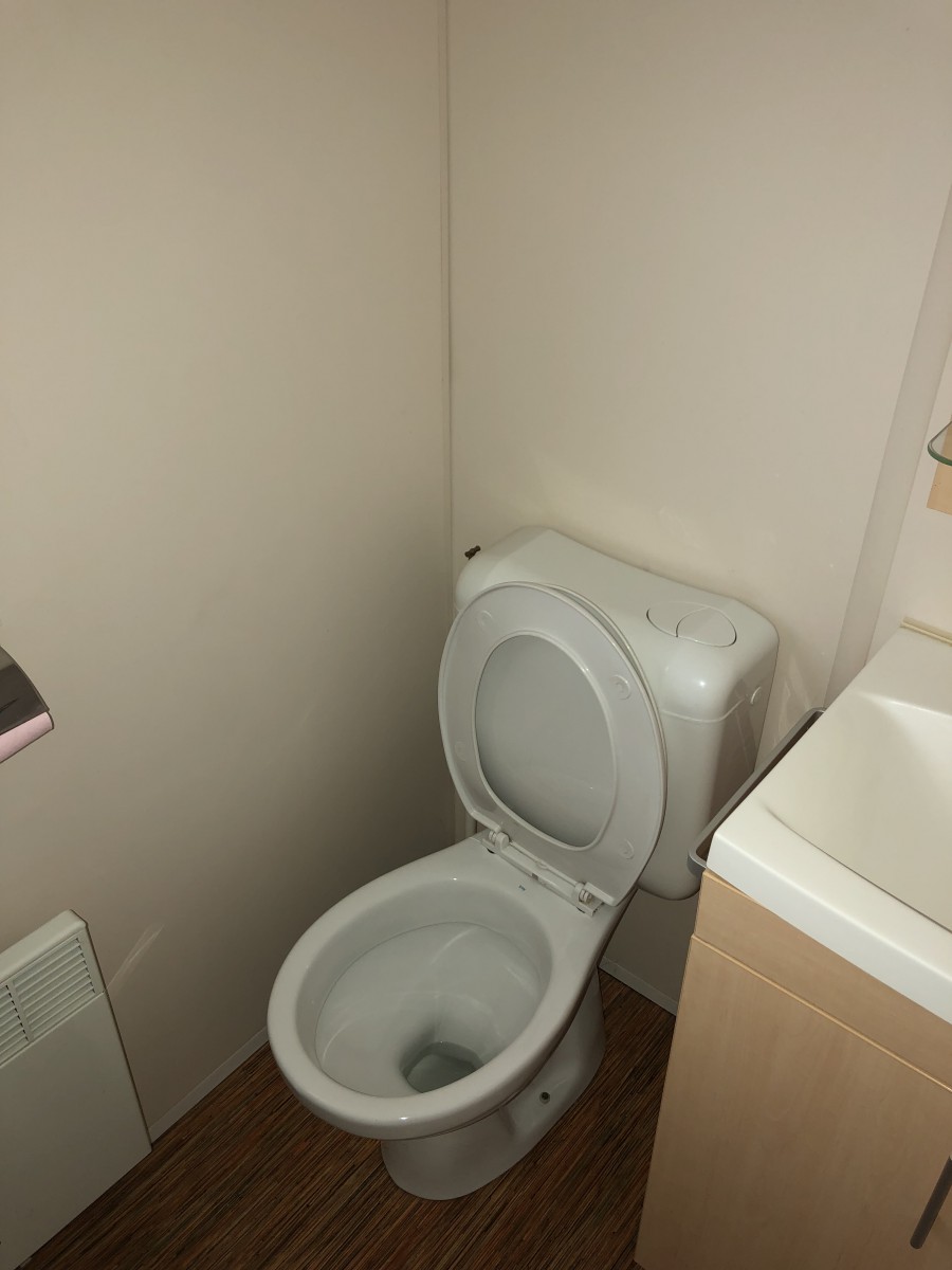WC de la salle de bain privative du mobil home d'occasion 3 chambres IRM Hacienda