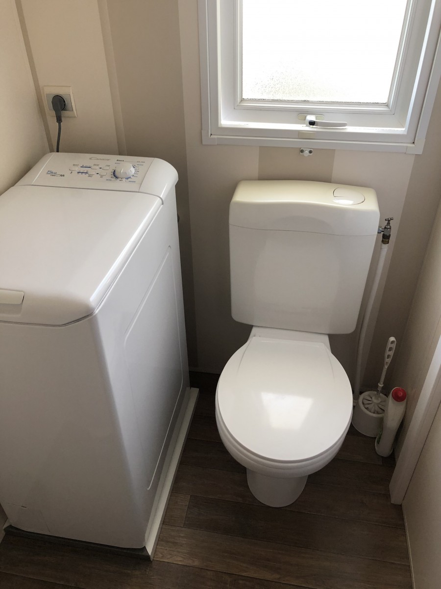 WC et machine à laver du mobil home d'occasion 3 chambres IRM Apollon Confort
