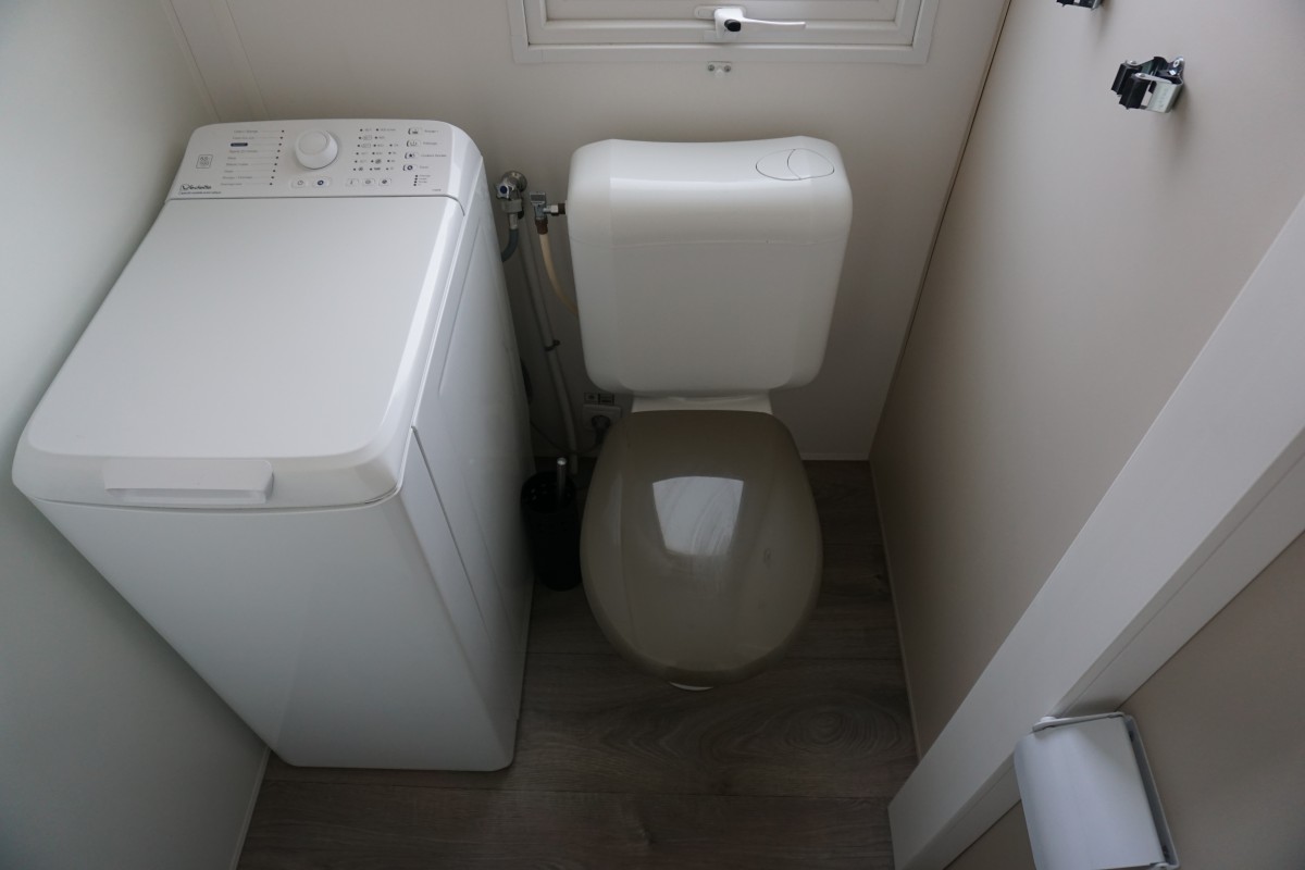 Toilette et Lave linge du mobil home d'occasion 3ch IRM Aventura 2018
