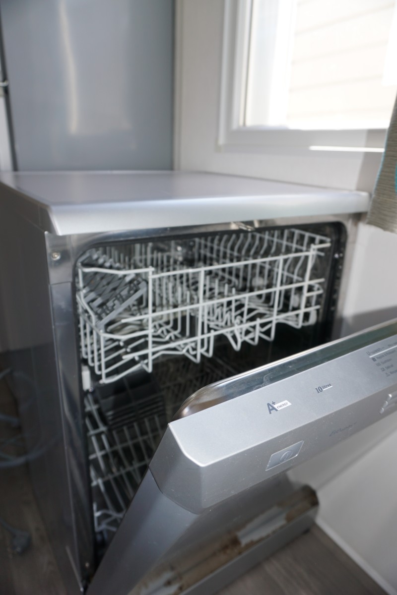 Lave vaisselle du mobil home IRM Eleganzia 2 chambres année 2014