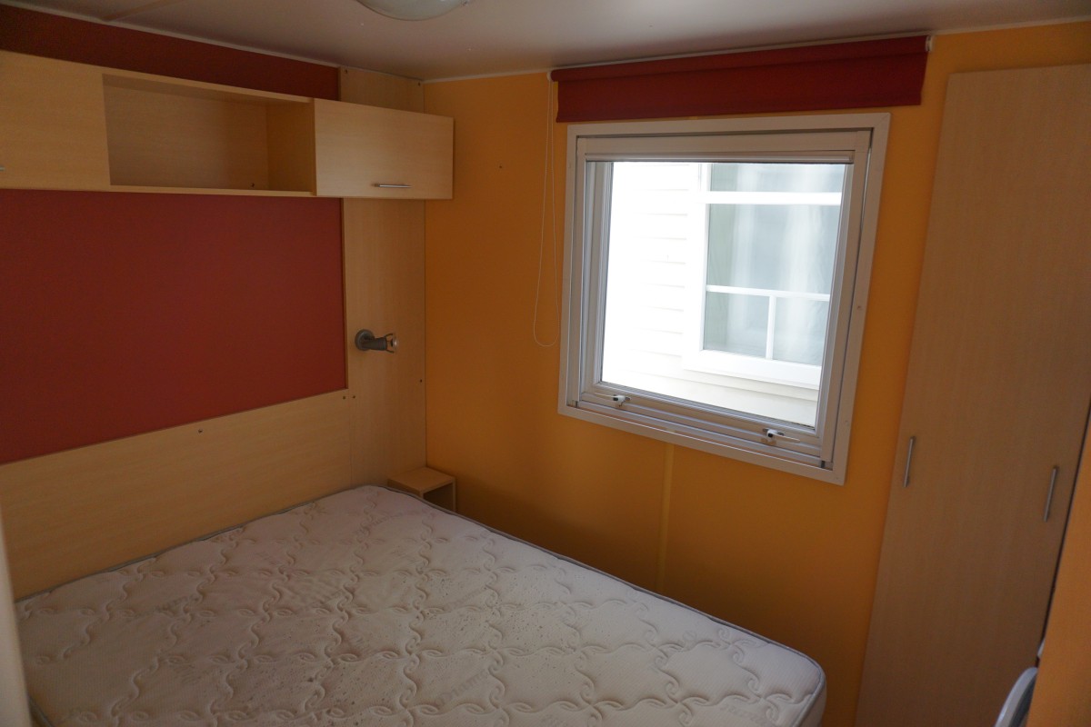Chambre parentale du mobil home occasion 3ch IRM Super Octalia 2006