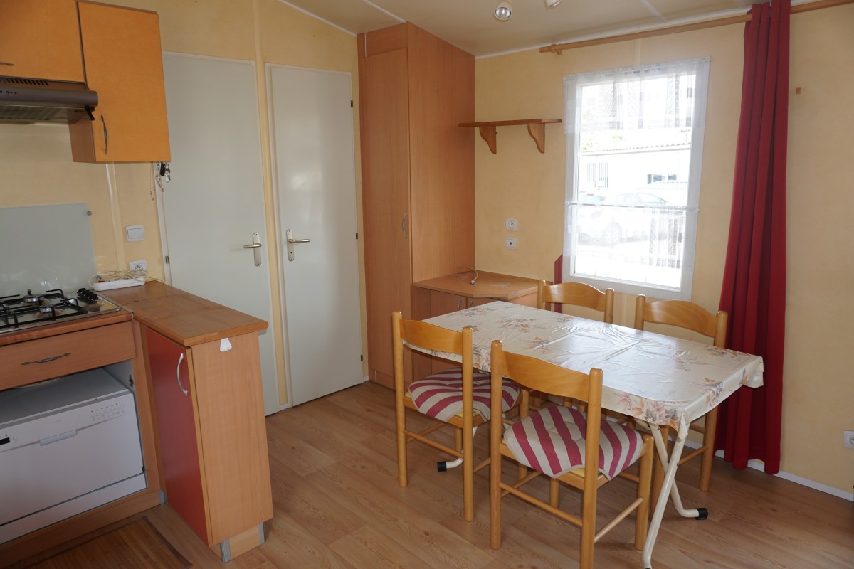 Intérieur du mobil home occasion 2 chambres IRM Super Titania Confort 2004