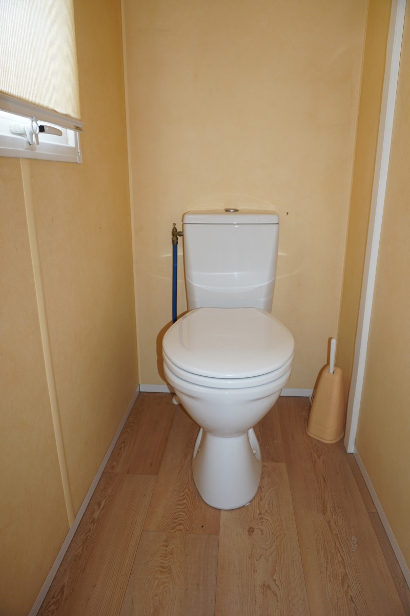WC du mobil home occasion 2 chambres IRM Super Titania Confort 2004