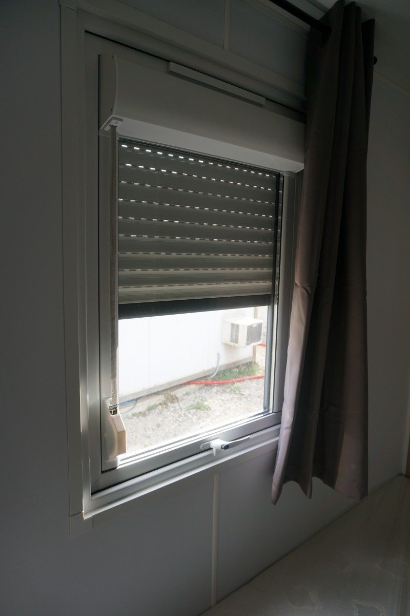 Fenêtre avec volet roulant chambre enfants du mobil home neuf 2 chambres TRIGANO Evo 35 2022