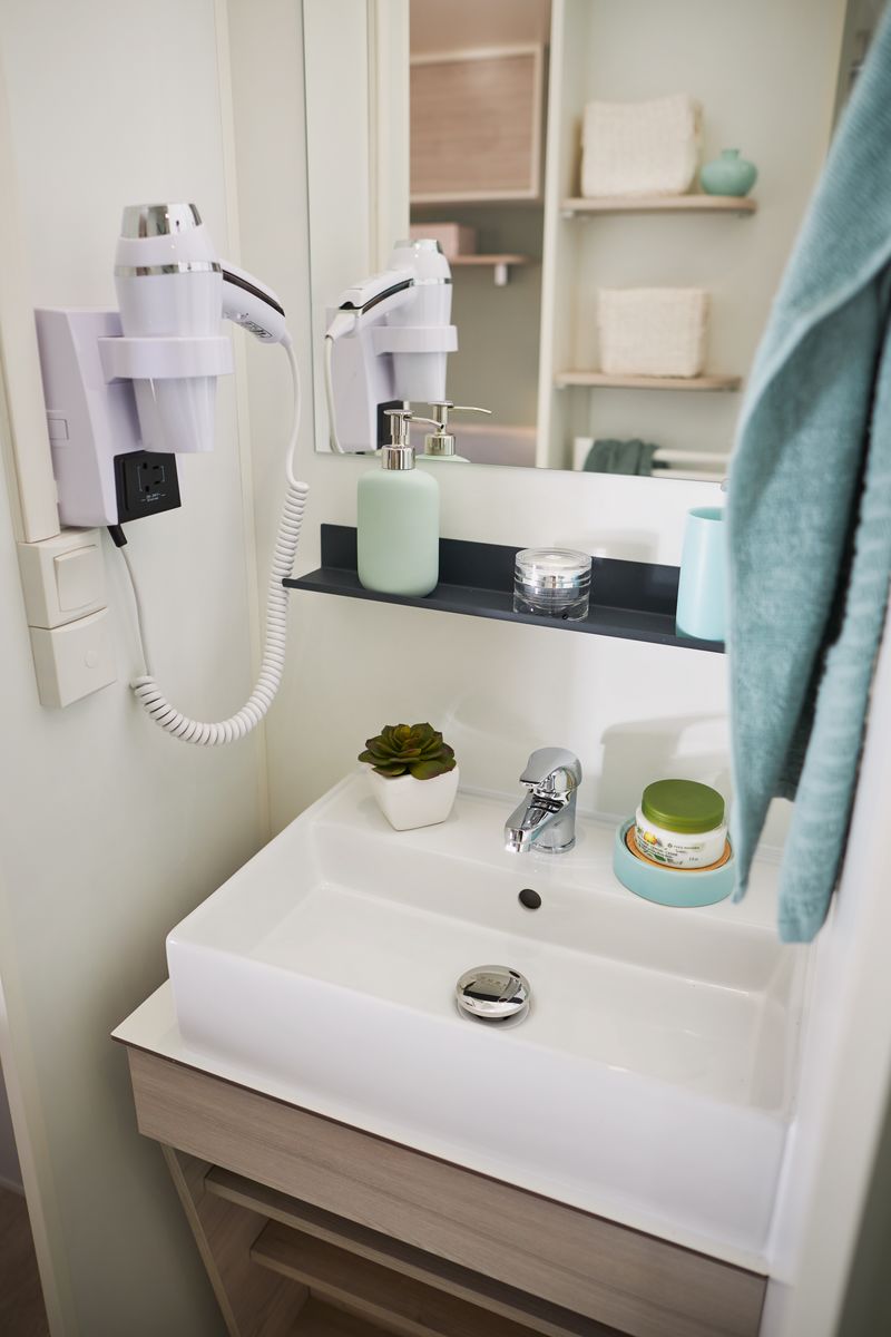 Salle de bain du mobil home neuf TRIGANO Évolution 35 2 chambres + 2 salles de bain