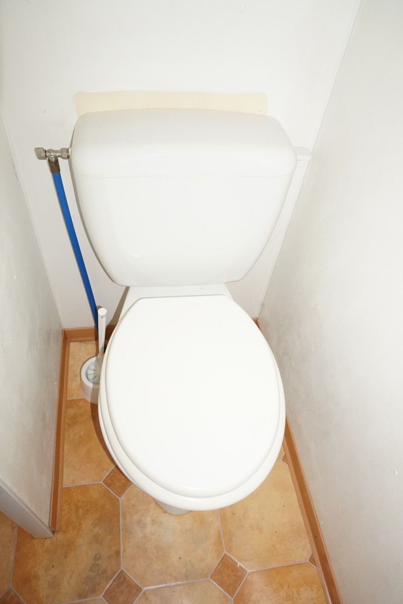 WC indépendant du mobil home d'occasion 2 chambres IRM Super Titania Luxe
