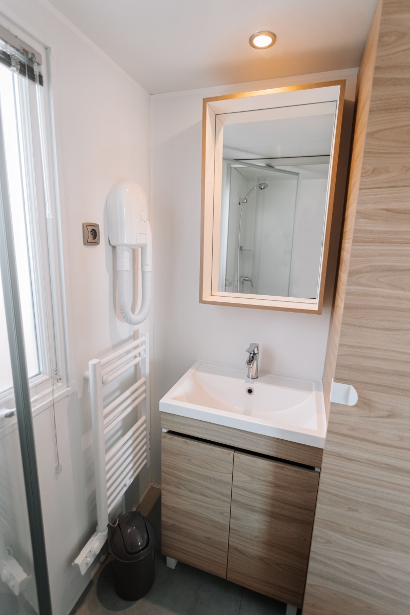 Salle d'eau du mobil home d'occasion O'HARA 865 2S 2018 2 chambres et 2 salles d'eau