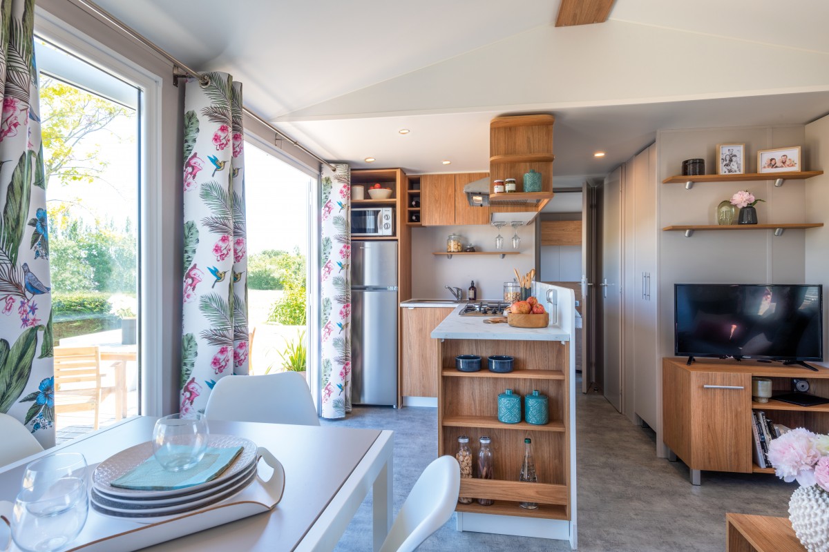 Pièce à vivre du mobil home neuf 3 chambres IRM Pivoine