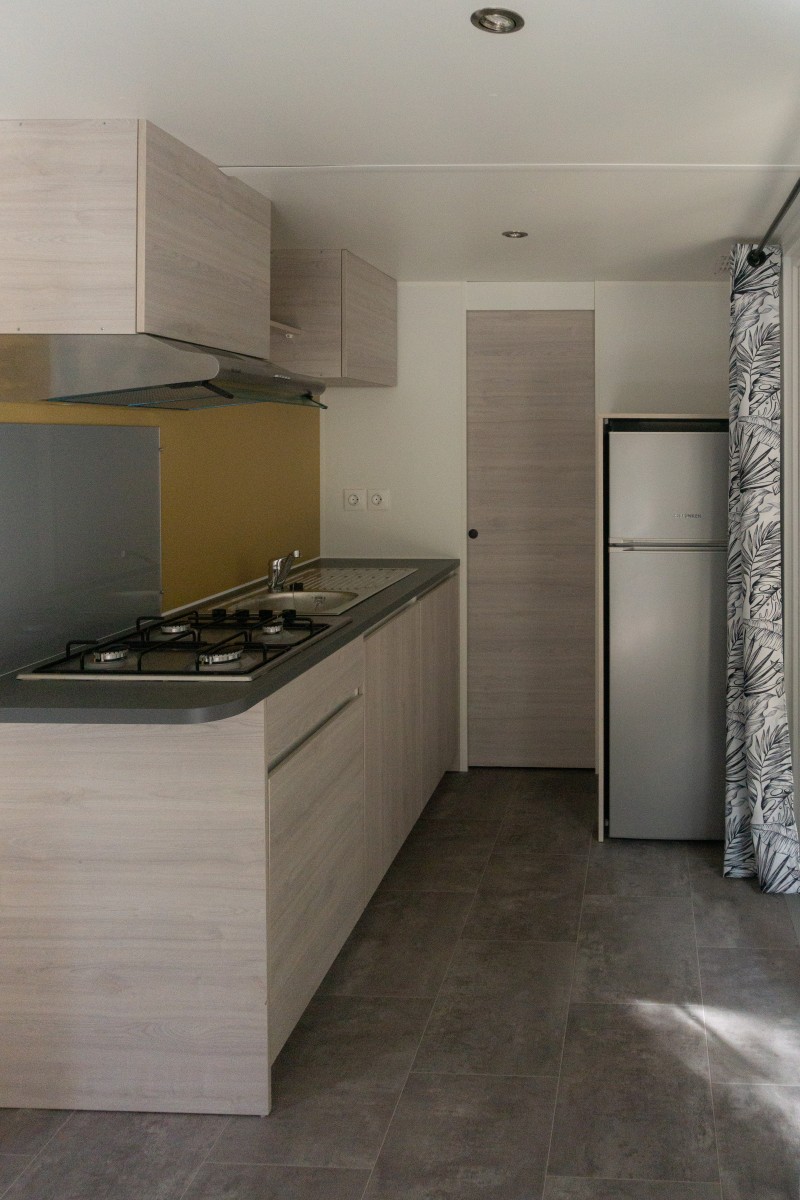 Cuisine du mobil home neuf 2 chambres TRIGANO Evo 33